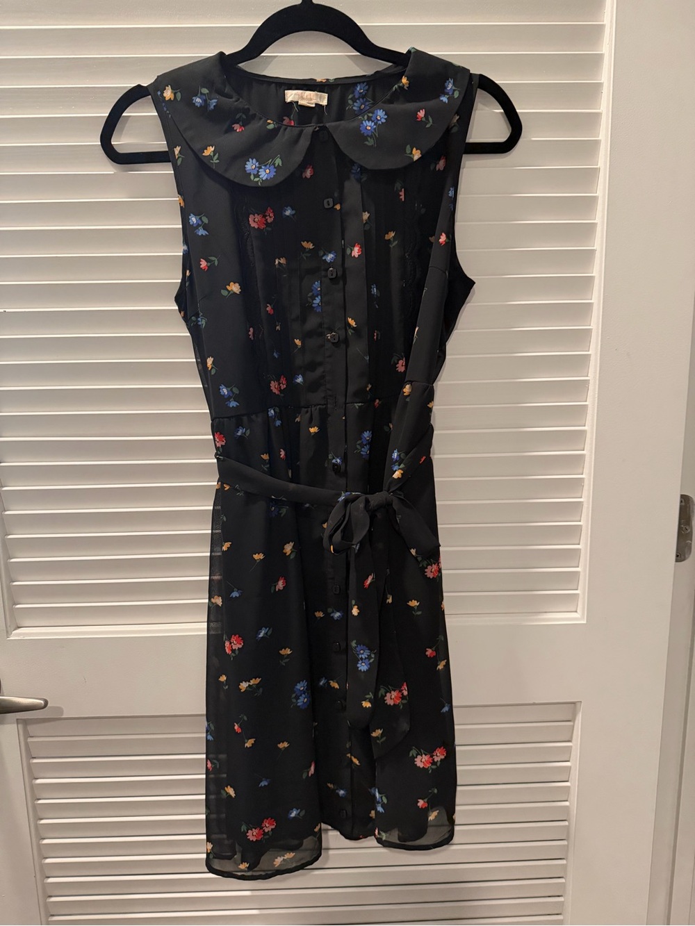 Tulle Brand Black Floral Sleeveless Shirt Dress with Belt, goth vintage vibes